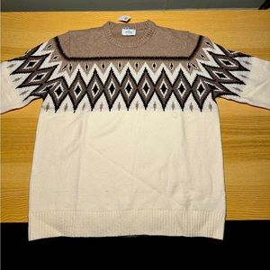 Never worn Old Navy sweater. Tags still attached.